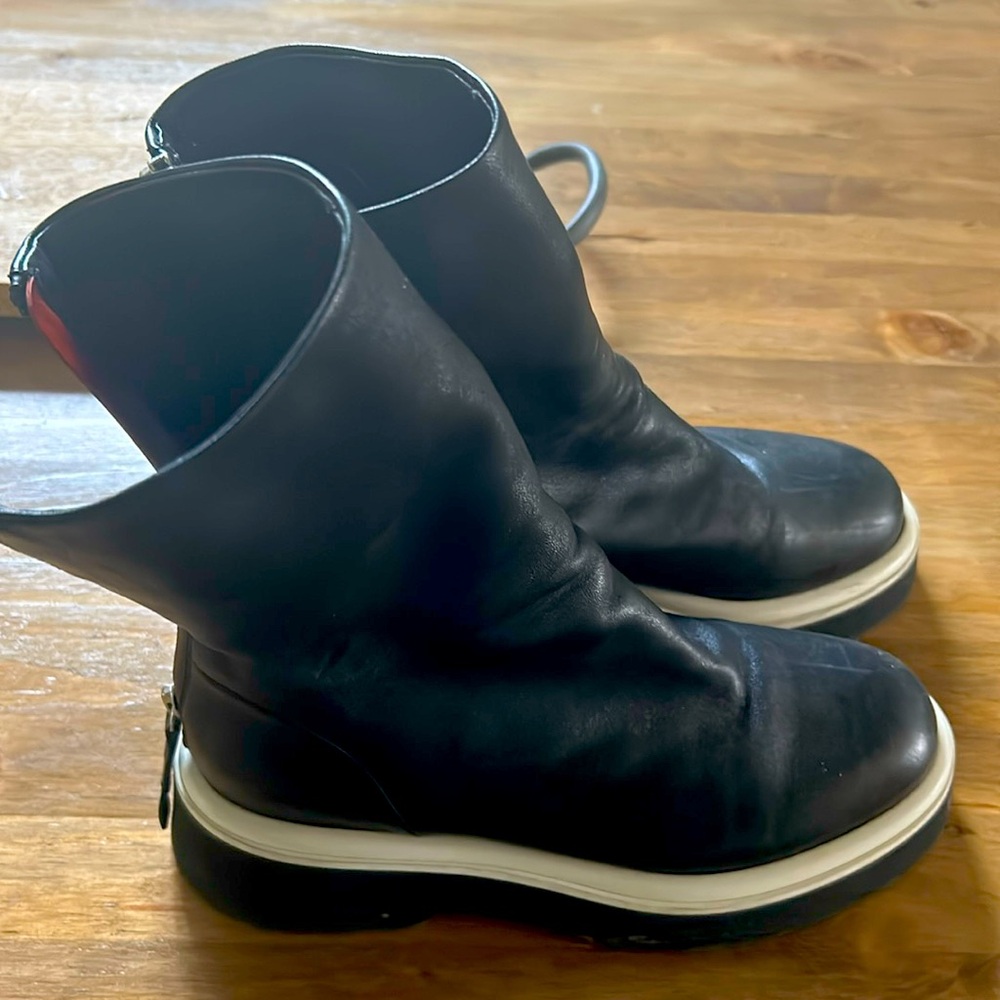 Halmanera boots